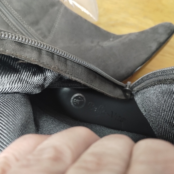 Bella Vita gray women's small heel size 7.5 boots - Picture 2 of 12